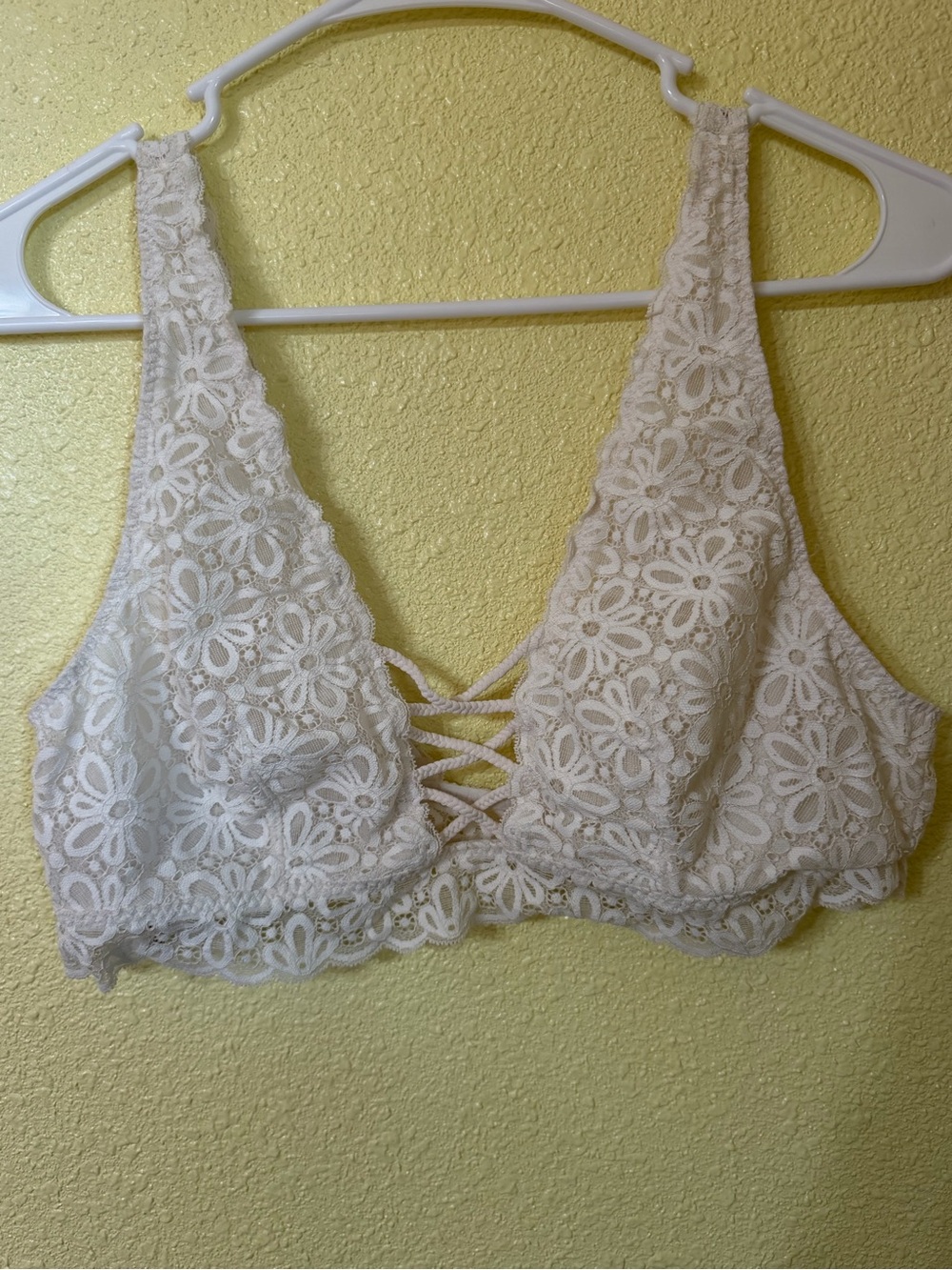 Victoria's Secret Cream Floral Lace Bralette with Crisscross Front